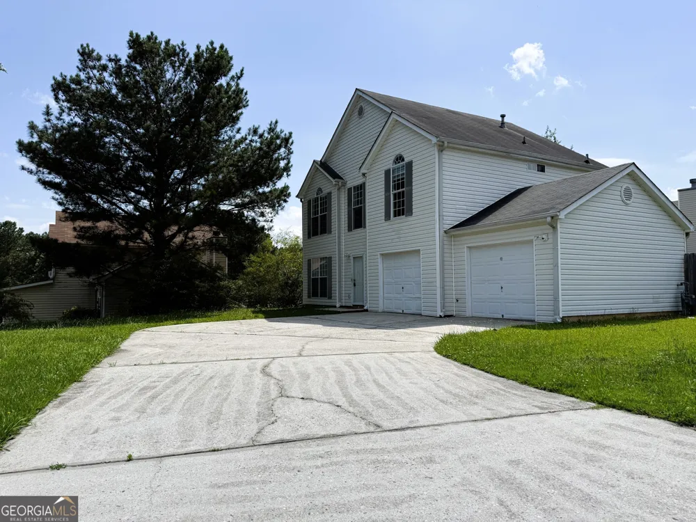 5684 Eagles Feather LN Riverdale, GA 30274