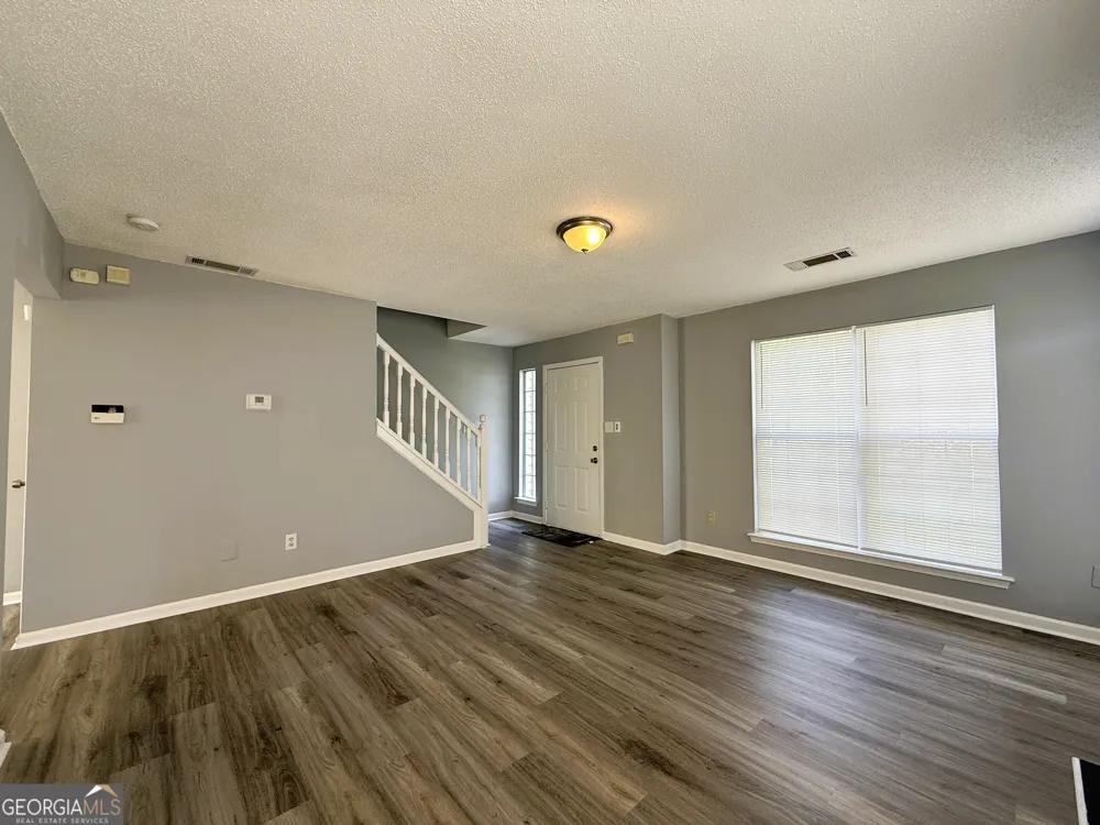 5684 Eagles Feather LN Riverdale, GA 30274