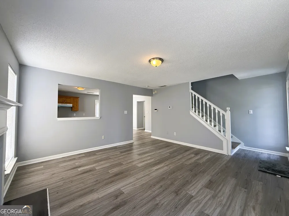 5684 Eagles Feather LN Riverdale, GA 30274