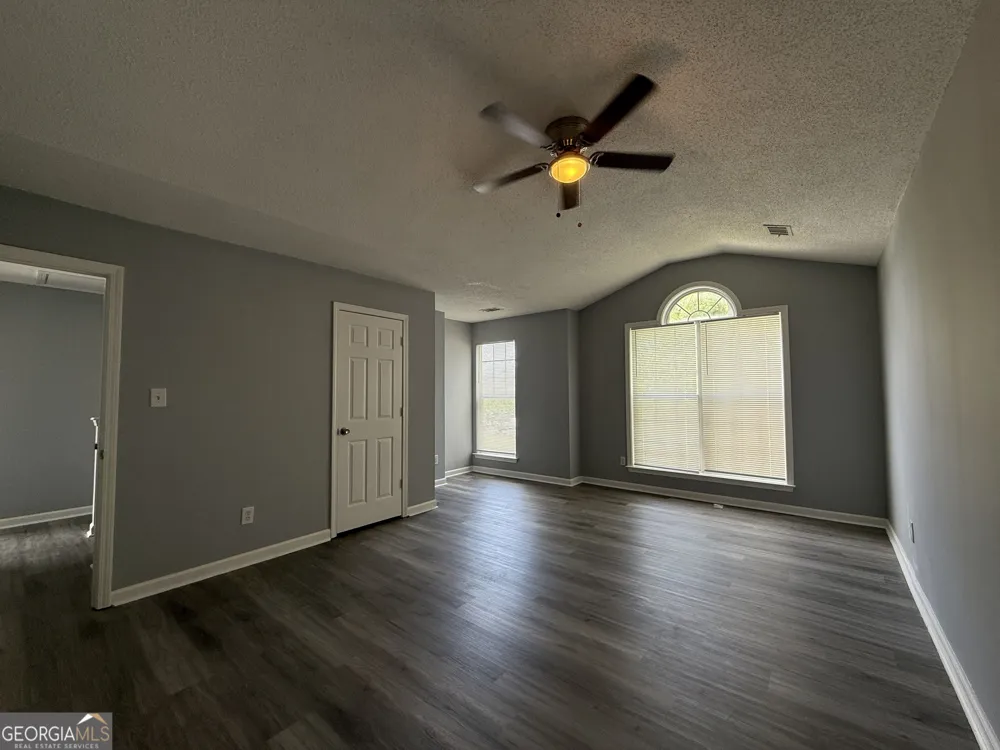 5684 Eagles Feather LN Riverdale, GA 30274