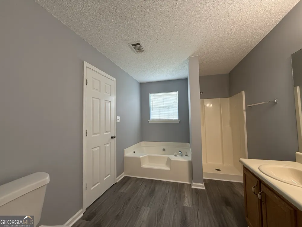 5684 Eagles Feather LN Riverdale, GA 30274