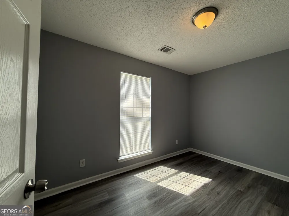 5684 Eagles Feather LN Riverdale, GA 30274