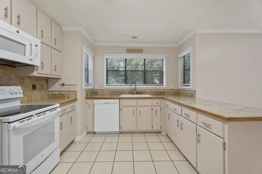 120 Selena CT Fayetteville, GA 30215