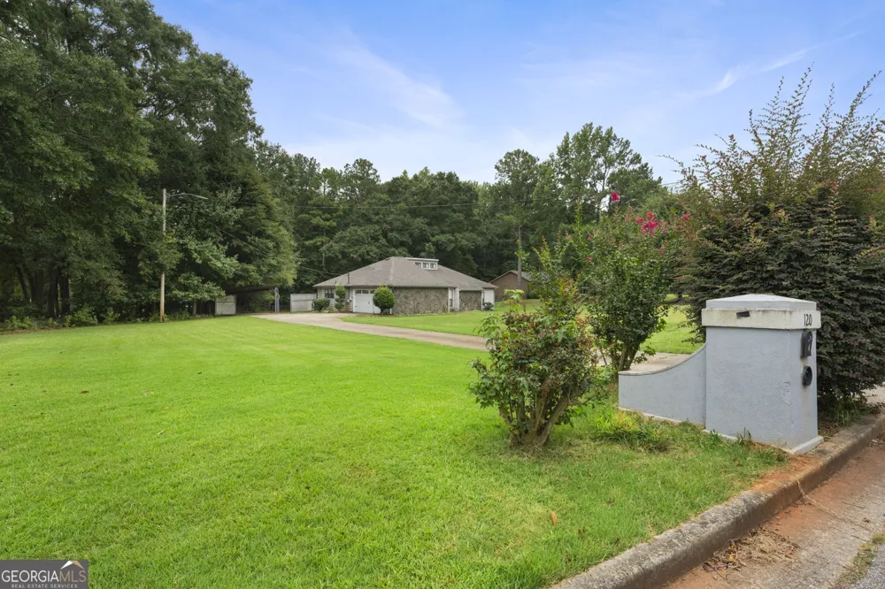 120 Selena CT Fayetteville, GA 30215
