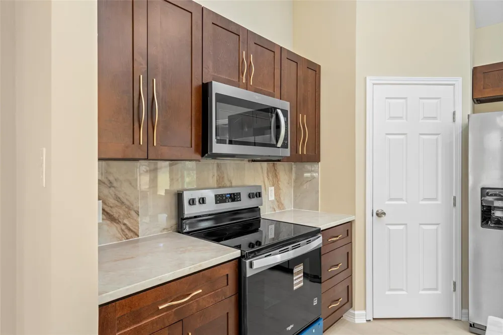 4654 Teague Street Rosharon, TX 77583