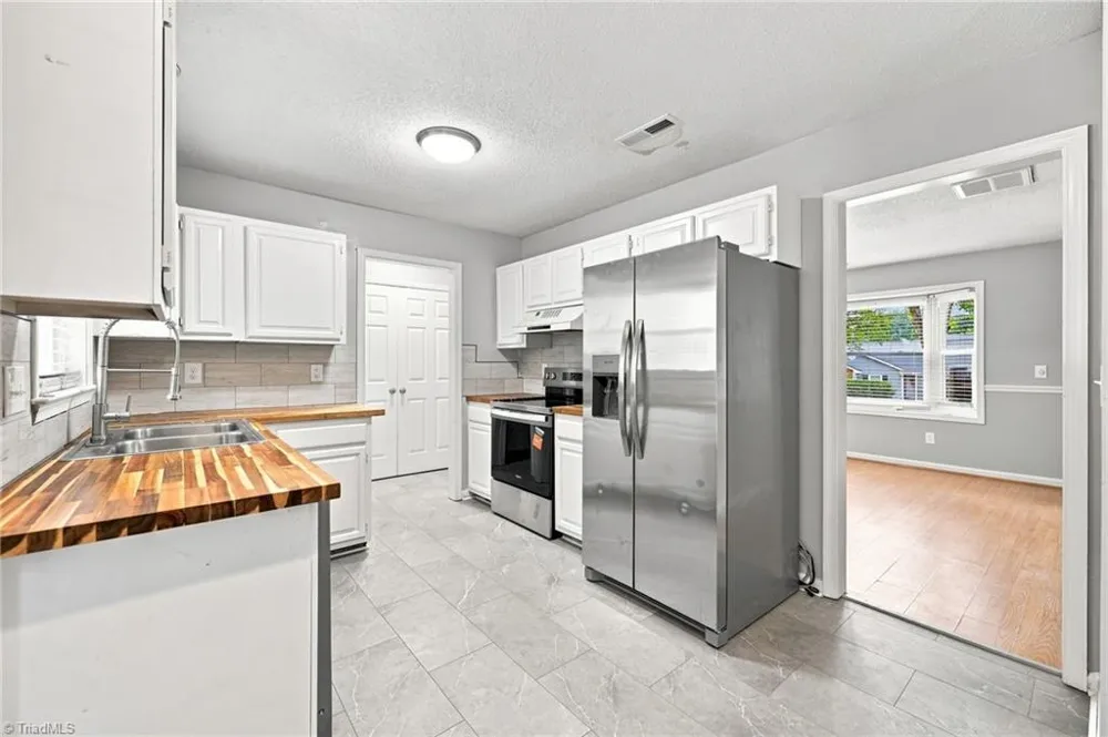 2603 Castle Croft Road Greensboro, NC 27407