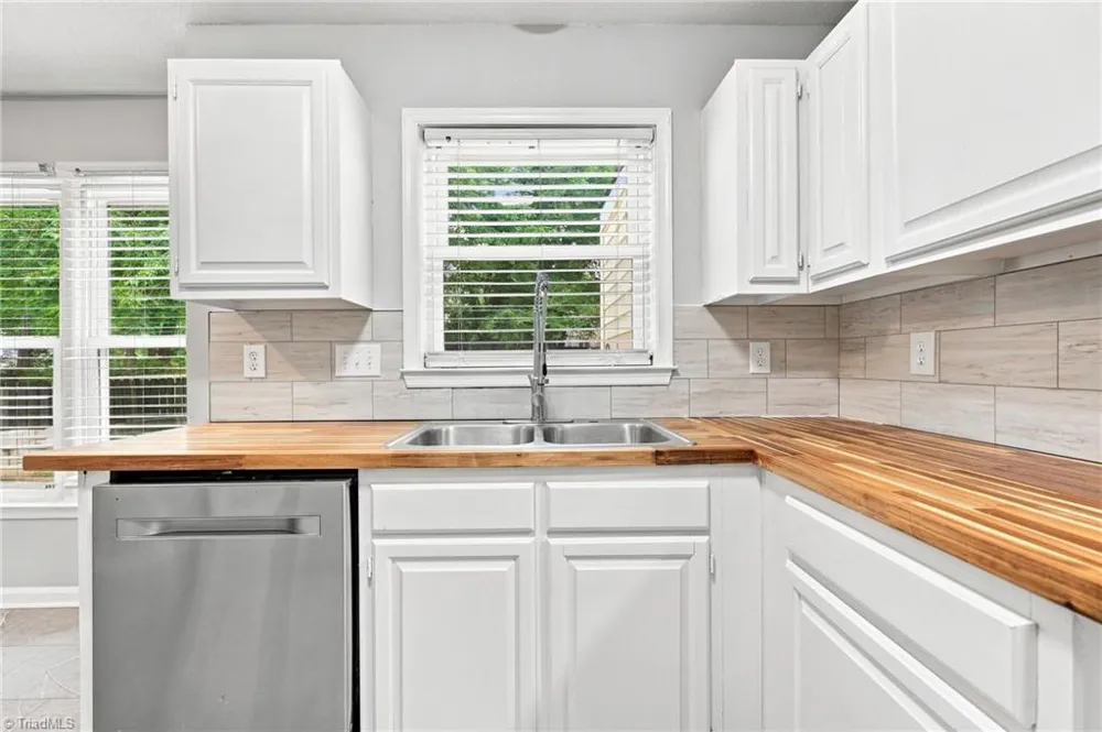 2603 Castle Croft Road Greensboro, NC 27407
