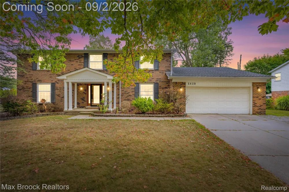 5439 DEERFIELD VILLAGE DRIVE West Bloomfield Charter Township, MI 48322