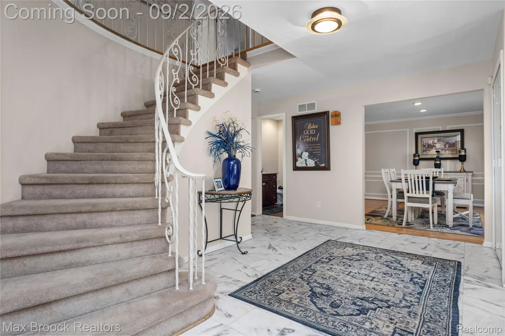 5439 DEERFIELD VILLAGE DRIVE West Bloomfield Charter Township, MI 48322