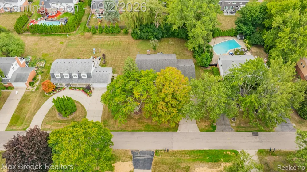 5439 DEERFIELD VILLAGE DRIVE West Bloomfield Charter Township, MI 48322