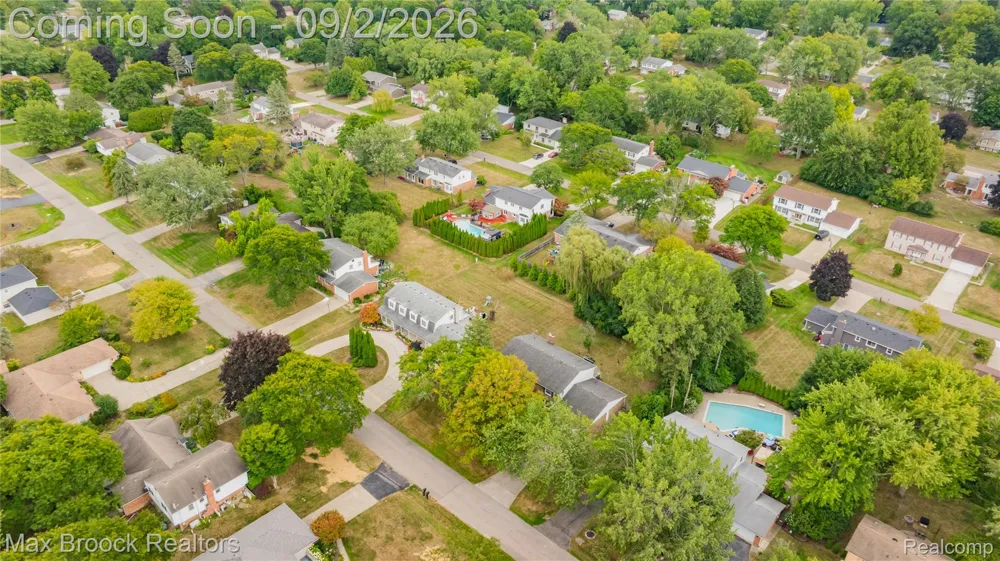 5439 DEERFIELD VILLAGE DRIVE West Bloomfield Charter Township, MI 48322