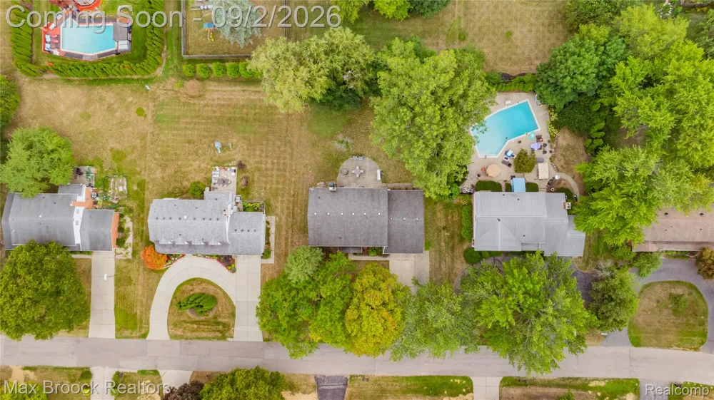 5439 DEERFIELD VILLAGE DRIVE West Bloomfield Charter Township, MI 48322