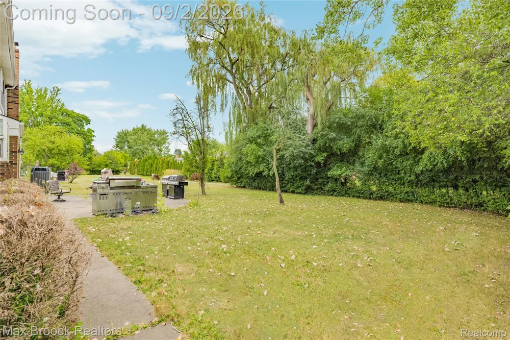 5439 DEERFIELD VILLAGE DRIVE West Bloomfield Charter Township, MI 48322