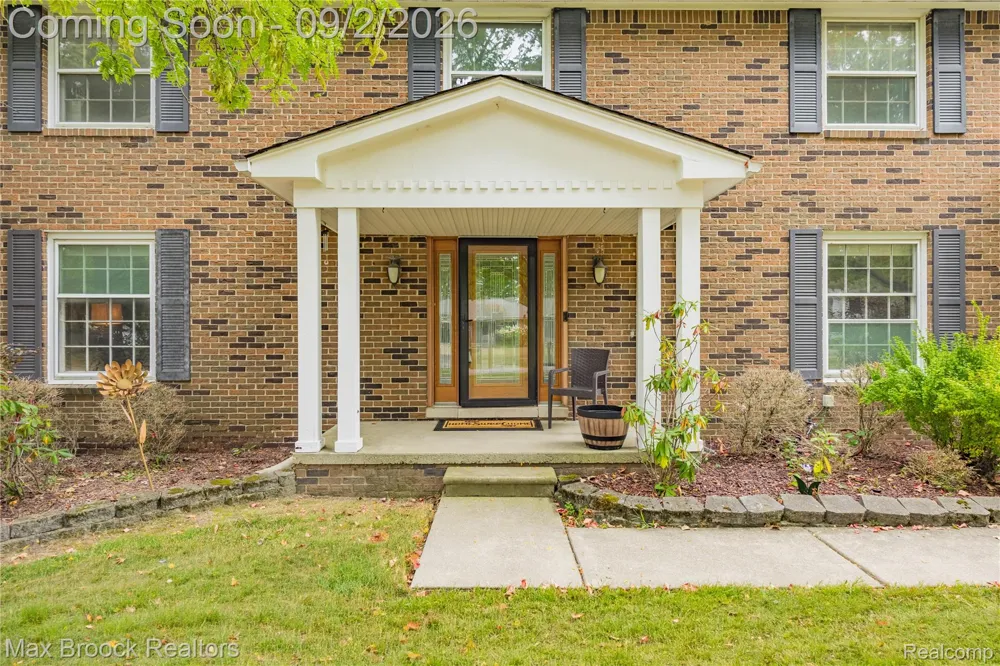 5439 DEERFIELD VILLAGE DRIVE West Bloomfield Charter Township, MI 48322