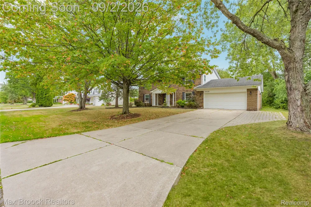 5439 DEERFIELD VILLAGE DRIVE West Bloomfield Charter Township, MI 48322