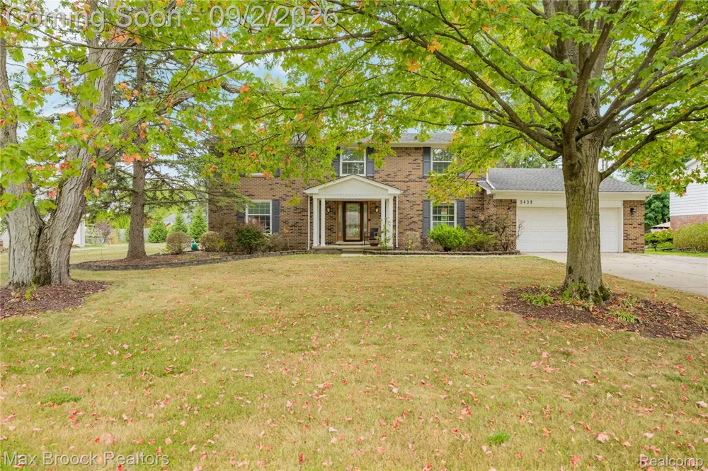 5439 DEERFIELD VILLAGE DRIVE West Bloomfield Charter Township, MI 48322