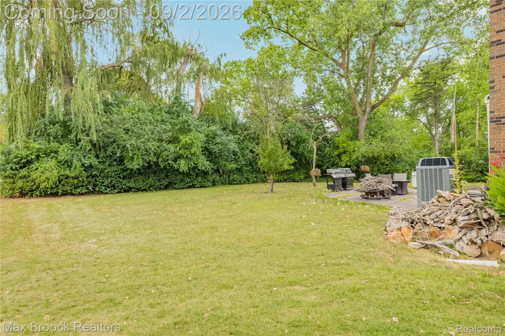 5439 DEERFIELD VILLAGE DRIVE West Bloomfield Charter Township, MI 48322