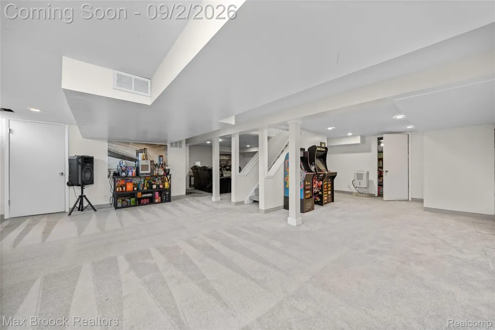 5439 DEERFIELD VILLAGE DRIVE West Bloomfield Charter Township, MI 48322