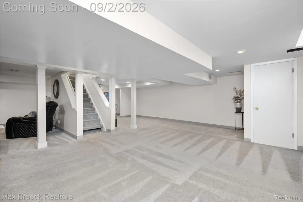 5439 DEERFIELD VILLAGE DRIVE West Bloomfield Charter Township, MI 48322
