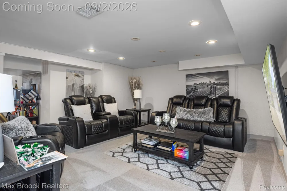5439 DEERFIELD VILLAGE DRIVE West Bloomfield Charter Township, MI 48322