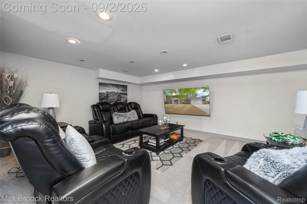 5439 DEERFIELD VILLAGE DRIVE West Bloomfield Charter Township, MI 48322
