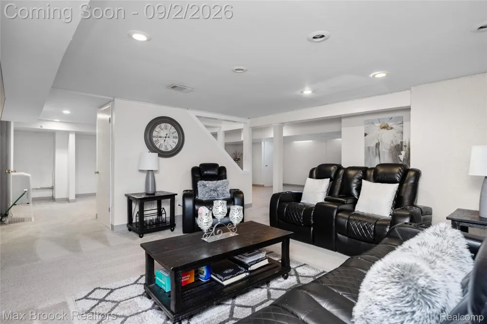 5439 DEERFIELD VILLAGE DRIVE West Bloomfield Charter Township, MI 48322