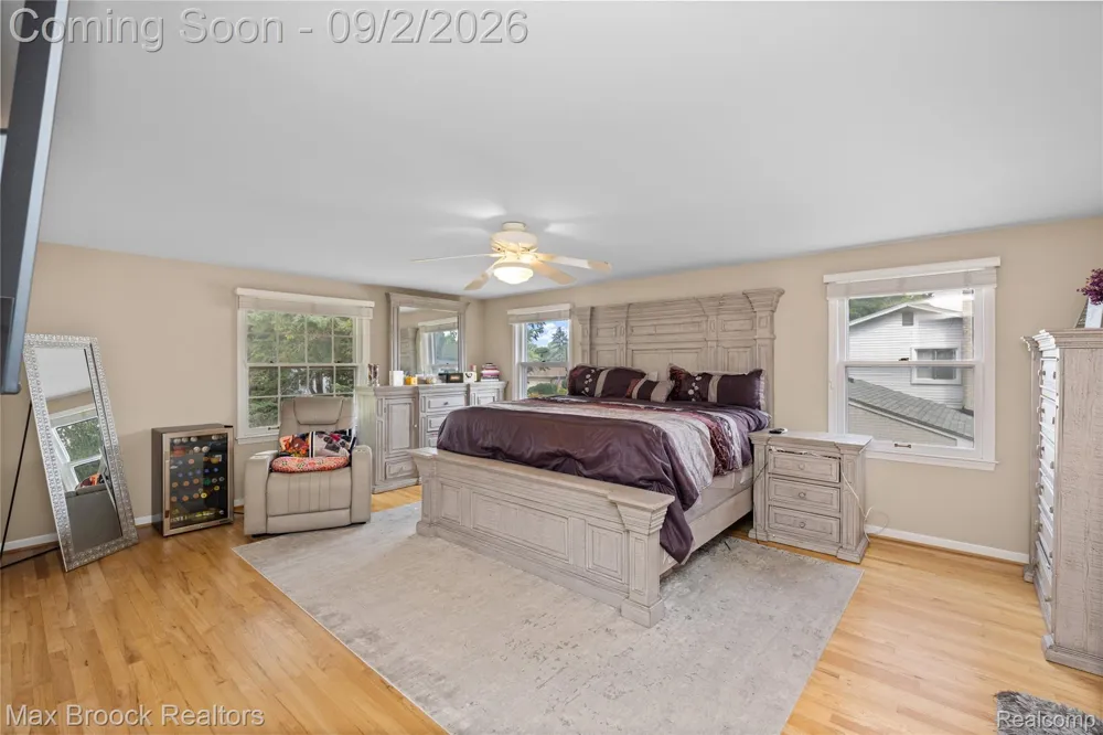 5439 DEERFIELD VILLAGE DRIVE West Bloomfield Charter Township, MI 48322