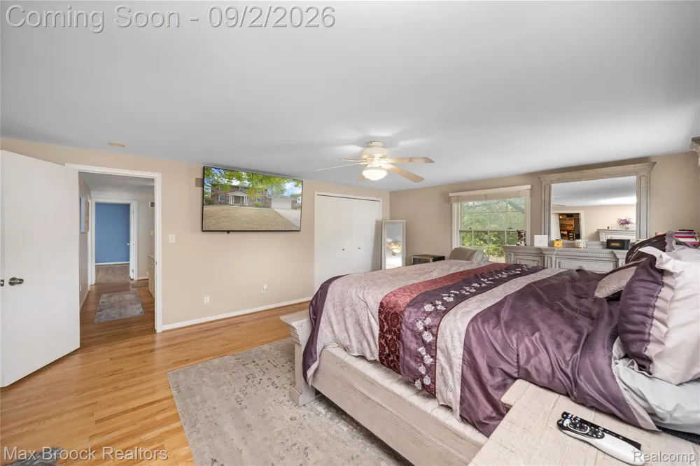 5439 DEERFIELD VILLAGE DRIVE West Bloomfield Charter Township, MI 48322