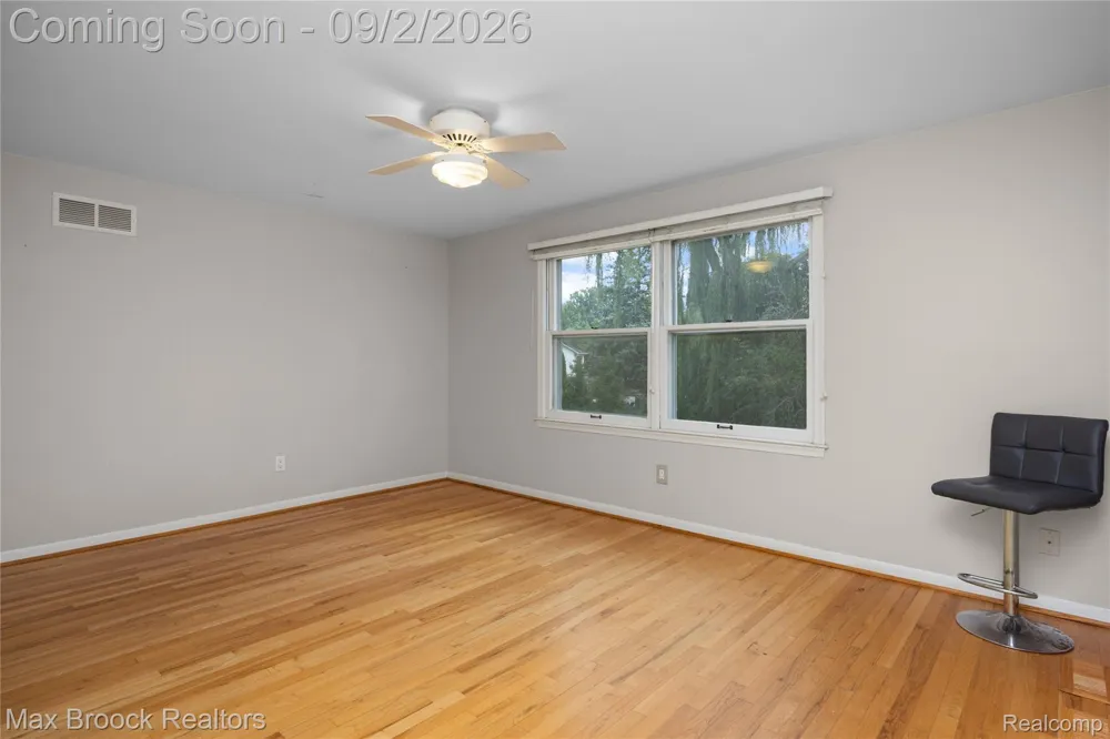 5439 DEERFIELD VILLAGE DRIVE West Bloomfield Charter Township, MI 48322