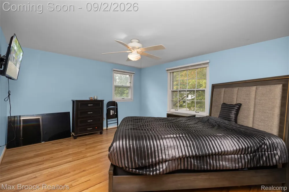 5439 DEERFIELD VILLAGE DRIVE West Bloomfield Charter Township, MI 48322
