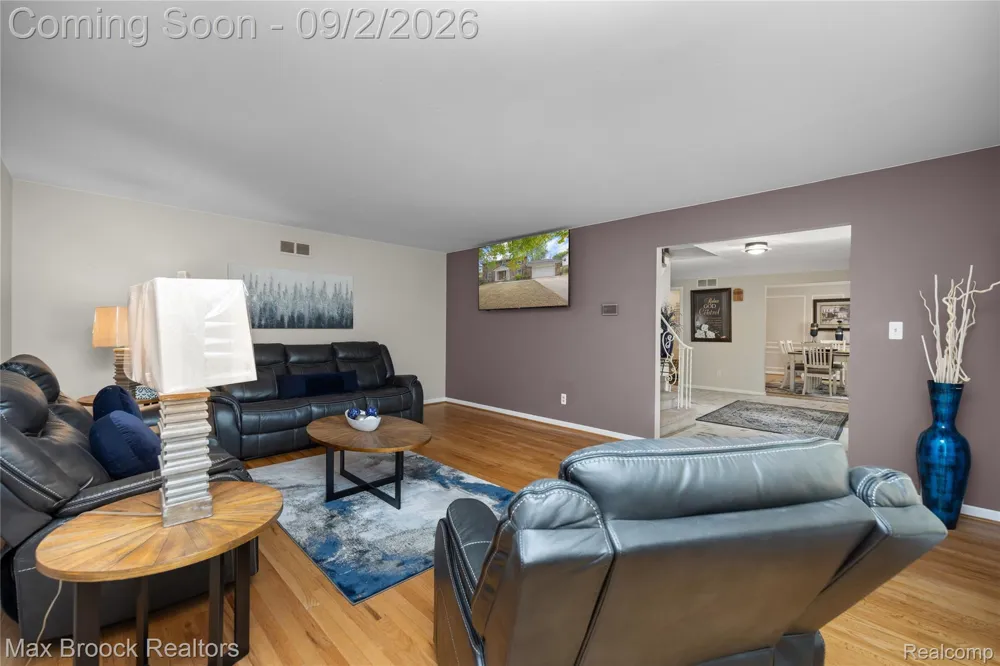 5439 DEERFIELD VILLAGE DRIVE West Bloomfield Charter Township, MI 48322