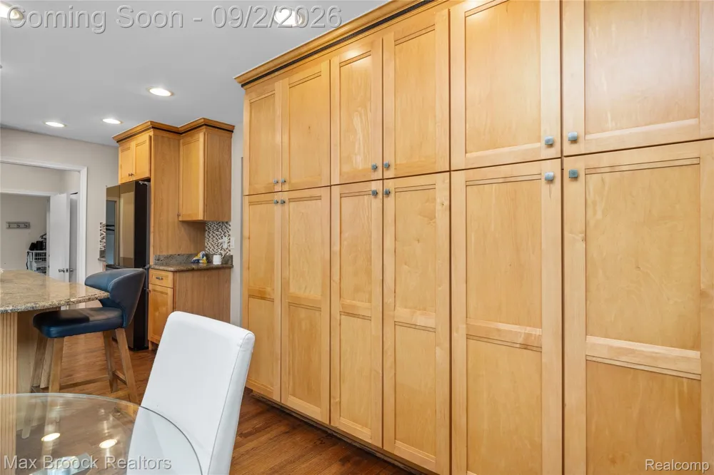 5439 DEERFIELD VILLAGE DRIVE West Bloomfield Charter Township, MI 48322