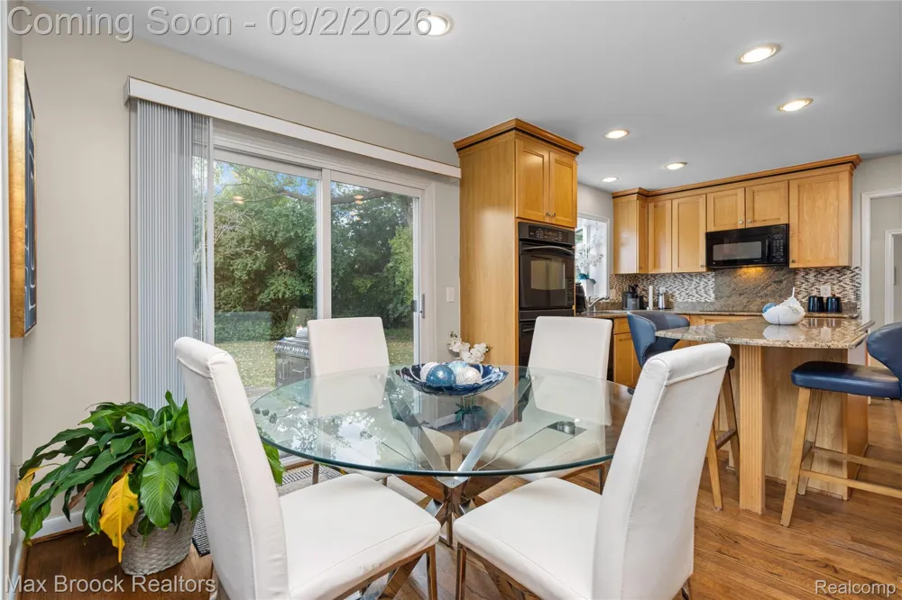 5439 DEERFIELD VILLAGE DRIVE West Bloomfield Charter Township, MI 48322