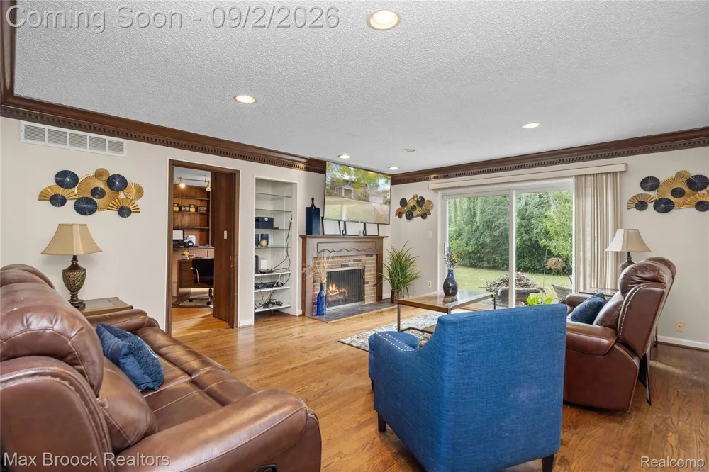 5439 DEERFIELD VILLAGE DRIVE West Bloomfield Charter Township, MI 48322