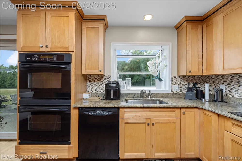 5439 DEERFIELD VILLAGE DRIVE West Bloomfield Charter Township, MI 48322