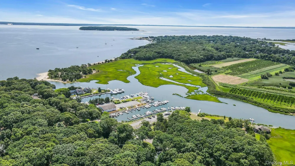 1541 Stillwater Avenue Cutchogue, NY 11935
