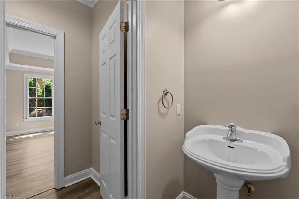 4002 Flagstick Court Jamestown, NC 27282