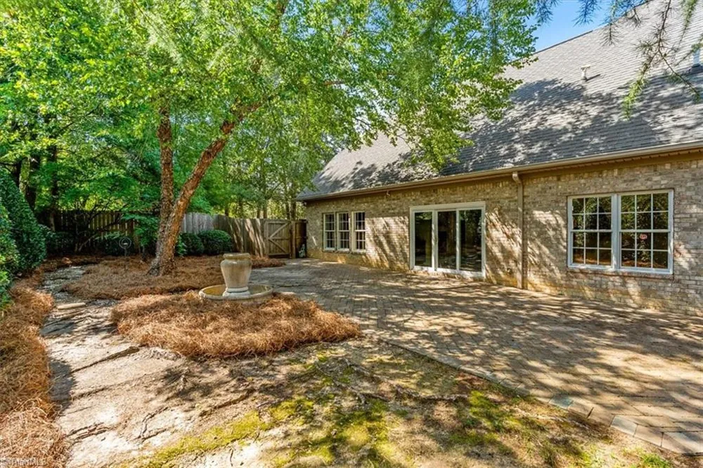 4002 Flagstick Court Jamestown, NC 27282