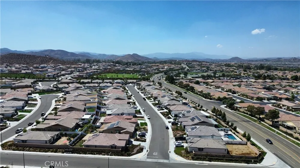 30532 Pine Creek Menifee, CA 92584