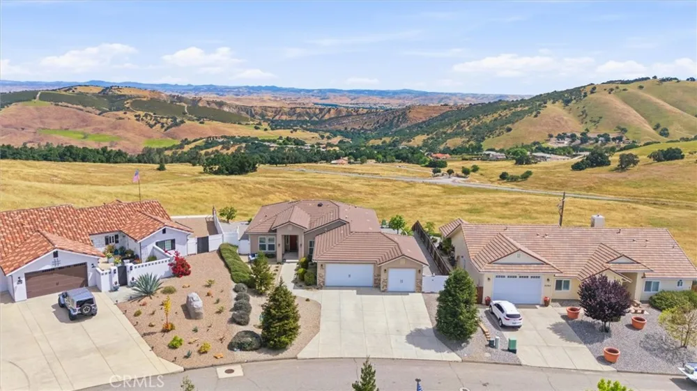 3180 Lakeside Village Paso Robles, CA 93446