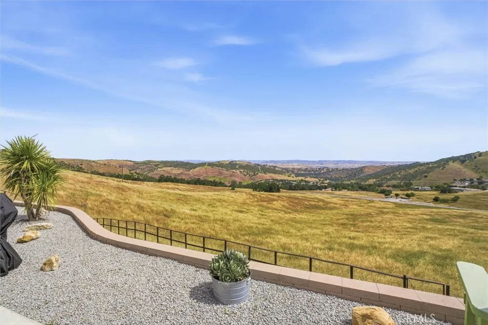 3180 Lakeside Village Paso Robles, CA 93446