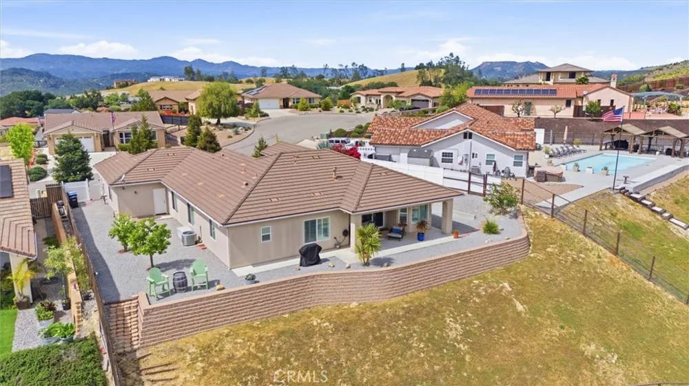 3180 Lakeside Village Paso Robles, CA 93446