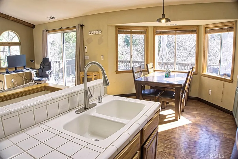 24757 Basel Drive Crestline, CA 92325