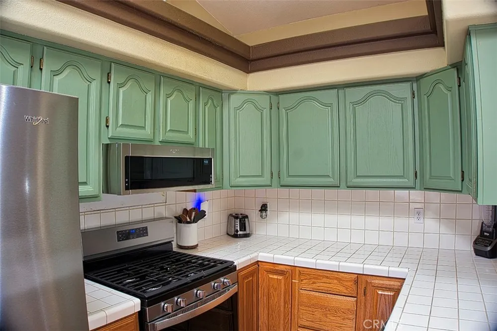 24757 Basel Drive Crestline, CA 92325