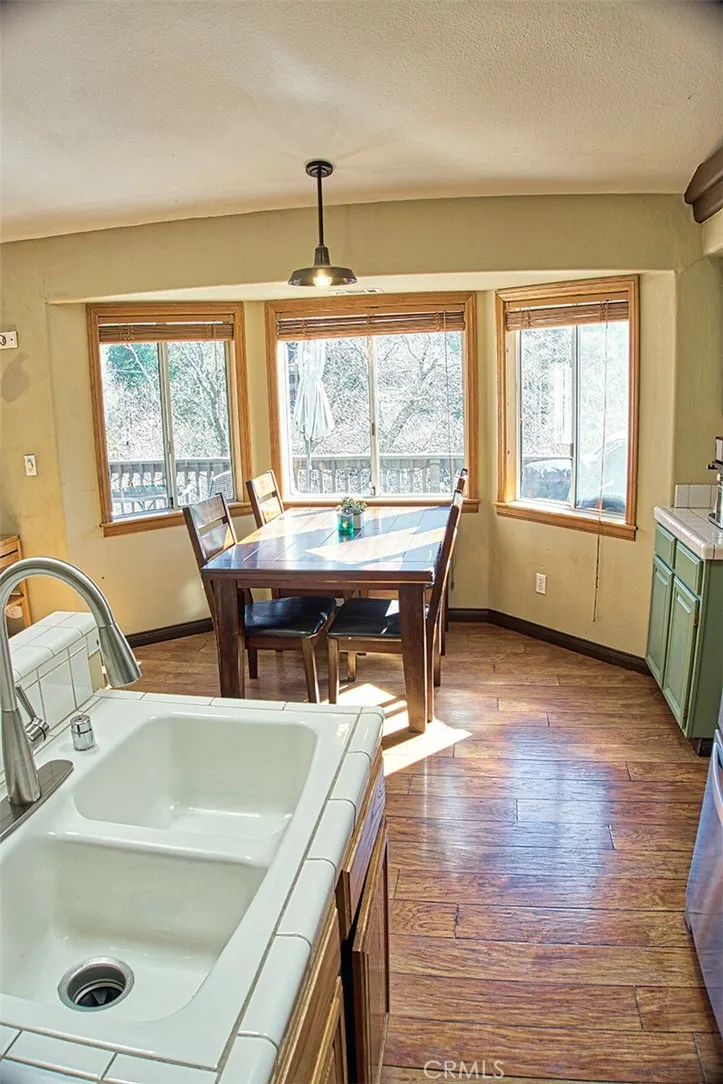 24757 Basel Drive Crestline, CA 92325