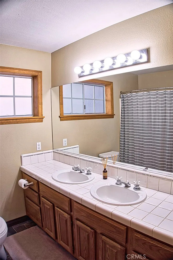 24757 Basel Drive Crestline, CA 92325