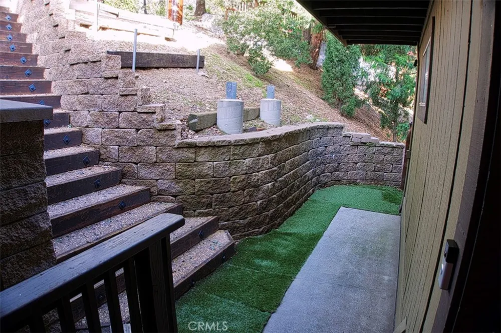 24757 Basel Drive Crestline, CA 92325