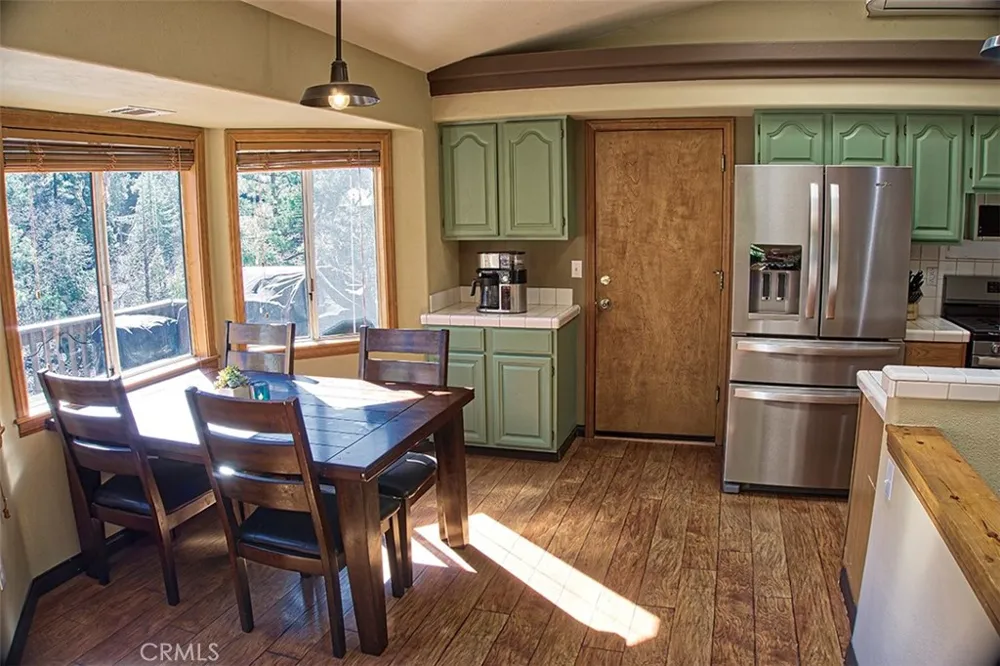 24757 Basel Drive Crestline, CA 92325