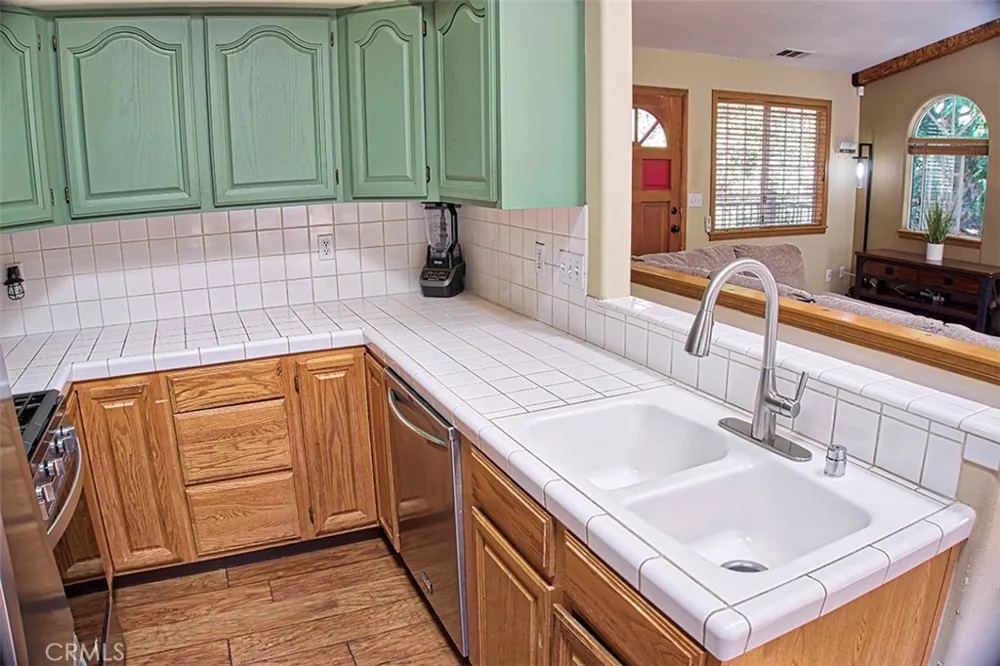 24757 Basel Drive Crestline, CA 92325