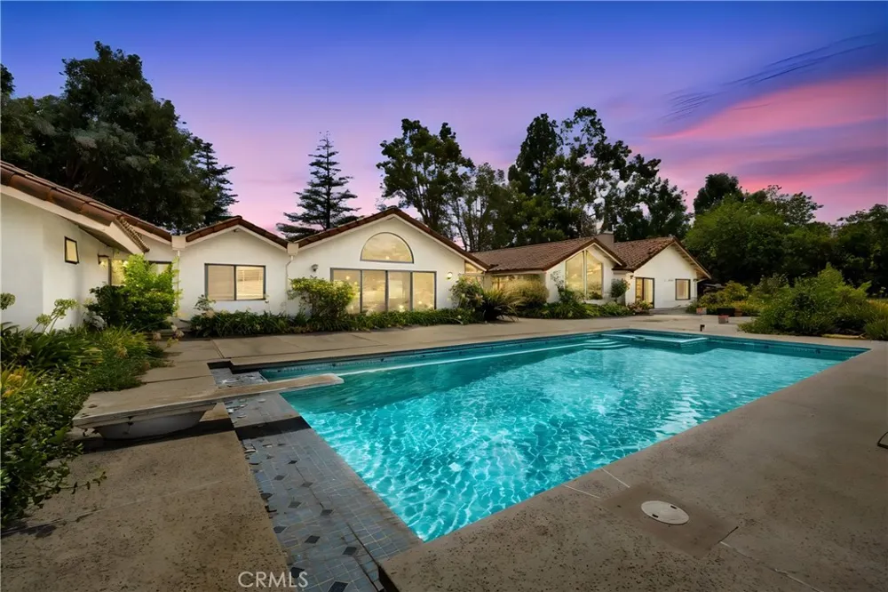 201 Deodar Bradbury, CA 91008